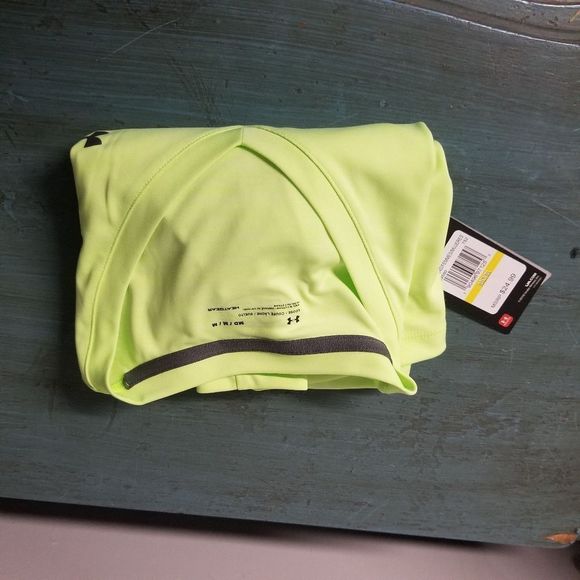 Under Armor NWT T-Shirt workout Medium M Loose Tee Yellow Green Neon - Picture 11 of 14